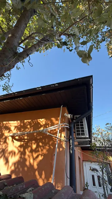 Detaliu de streașină și finisaj — STEEL ROOF