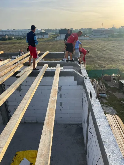 Pregătirea structurii din lemn — STEEL ROOF