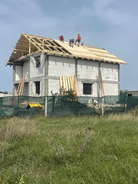 Structură pregătită pentru învelitoare — STEEL ROOF