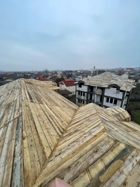 Astereală în curs de execuție — STEEL ROOF