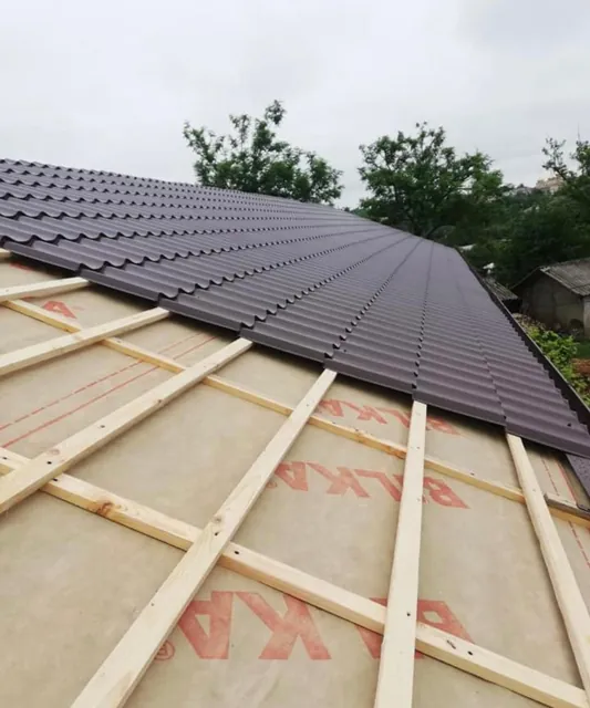 Detaliu de montaj al panourilor — STEEL ROOF