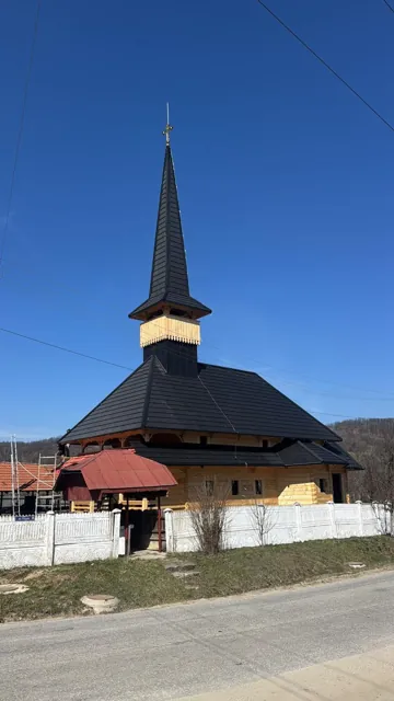 Acoperiș cu turn — detaliu exterior — STEEL ROOF