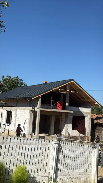 Acoperiș în etapa de montaj — STEEL ROOF