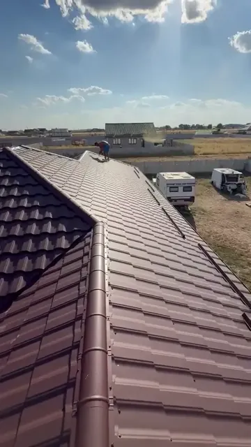 Lucrări de acoperiș — video 2 — STEEL ROOF