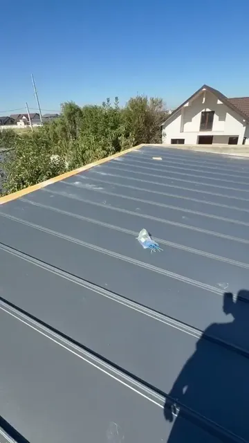 Lucrări de acoperiș — video 5 — STEEL ROOF